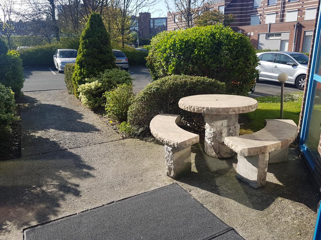 Hotel Du Stade Ex Kyriad Direct Lille Est Stade Pierre Mauroy 阿斯克新城 外观 照片