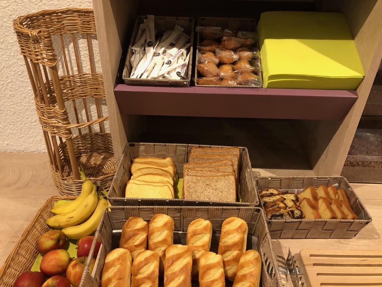 Hotel Du Stade Ex Kyriad Direct Lille Est Stade Pierre Mauroy 阿斯克新城 外观 照片