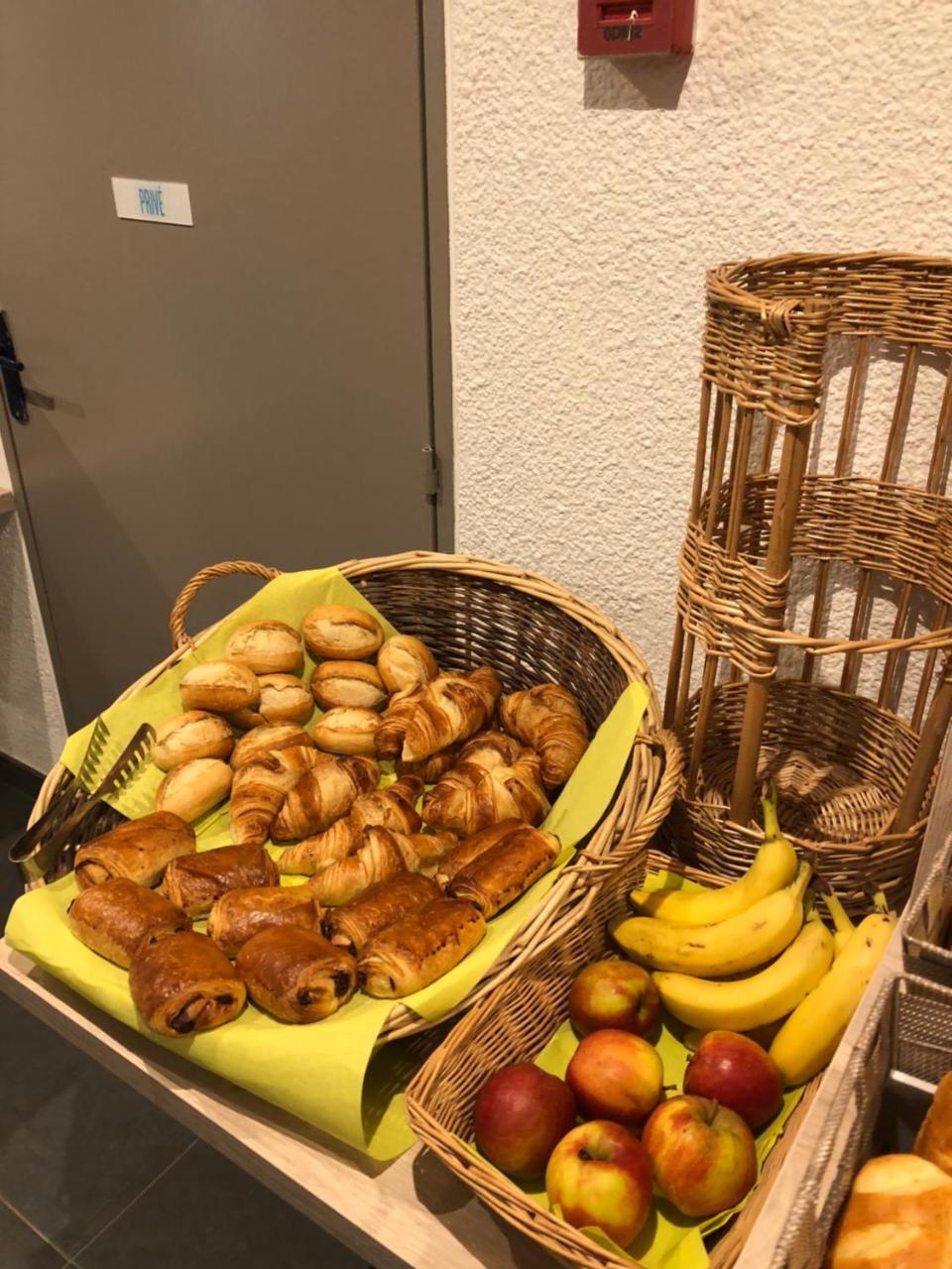 Hotel Du Stade Ex Kyriad Direct Lille Est Stade Pierre Mauroy 阿斯克新城 外观 照片