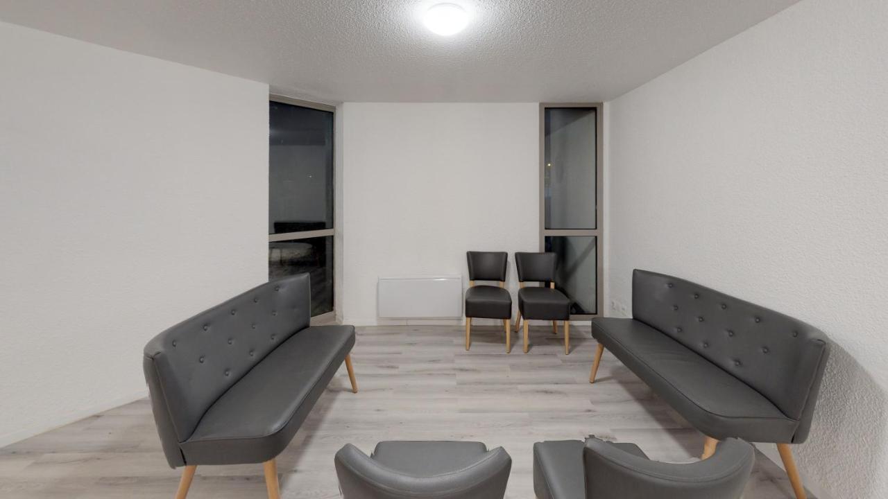 Hotel Du Stade Ex Kyriad Direct Lille Est Stade Pierre Mauroy 阿斯克新城 外观 照片